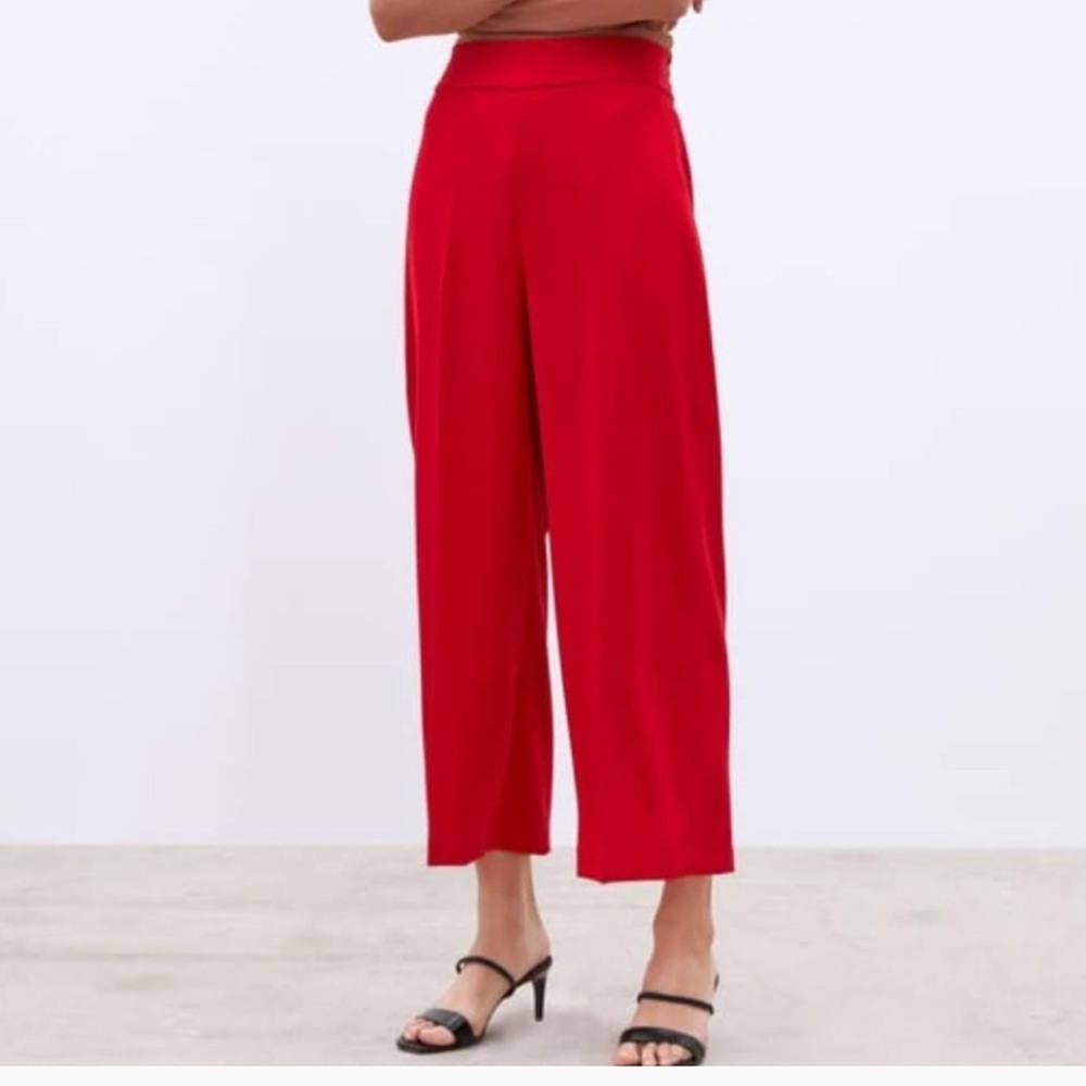 RED FLOWY ZARA PANTS HIGH WAIST CROP MEDIUM